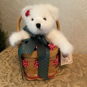 Boyds Bears Jolly B. Holly 8” Bear in Basket